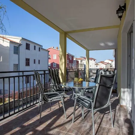 Tip Deluxe Apartment