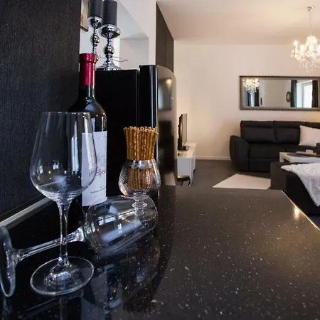Tip Deluxe Apartment