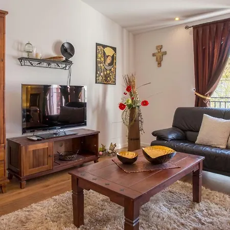 Apartment Tip Deluxe Podstrana